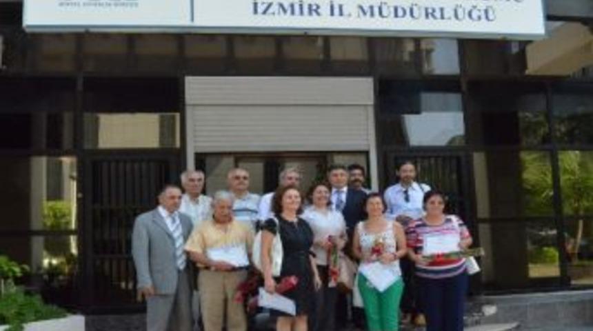 Sgk Emeklilerine Veda Plaketi