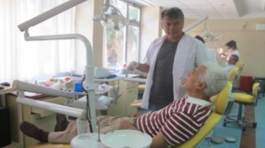 Ucuz Ve Kalitesiz Protez Dişler Ciddi Sağlık Problemlerine Neden Oluyor