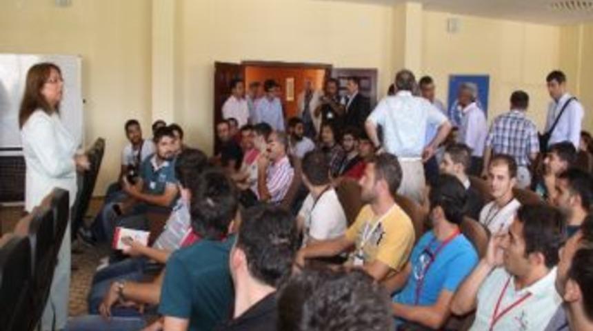 Ne&uuml; Rekt&ouml;r&uuml; Prof. Dr. Kılı&ccedil; Lider Gen&ccedil;lik Ve Yaz Kampına Katılan &Ouml;ğrenciler İle Bir Araya Geldi