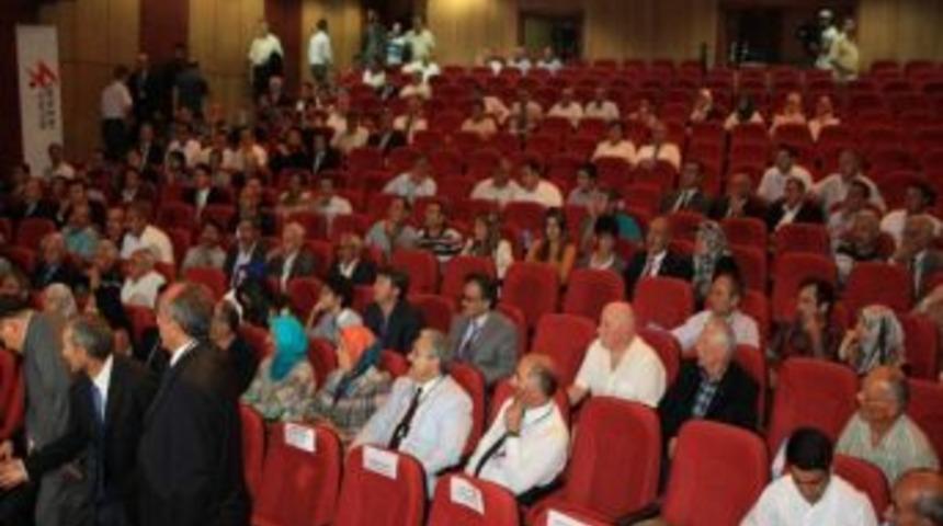 B&uuml;y&uuml;k Birlik Partisi Genel Başkanı Mustafa Destici: