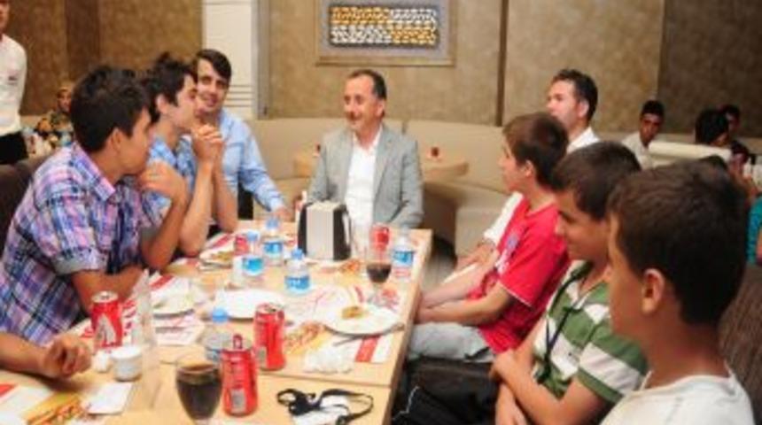 Diyarbakırlı &Ouml;ğrencilere Polisten Liderlik Eğitimi