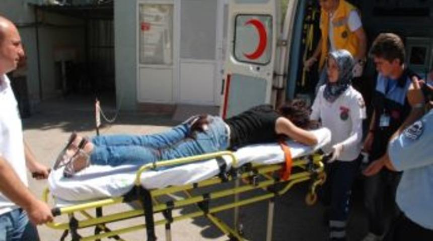 Kızların Kanlı Erkek Kavgası