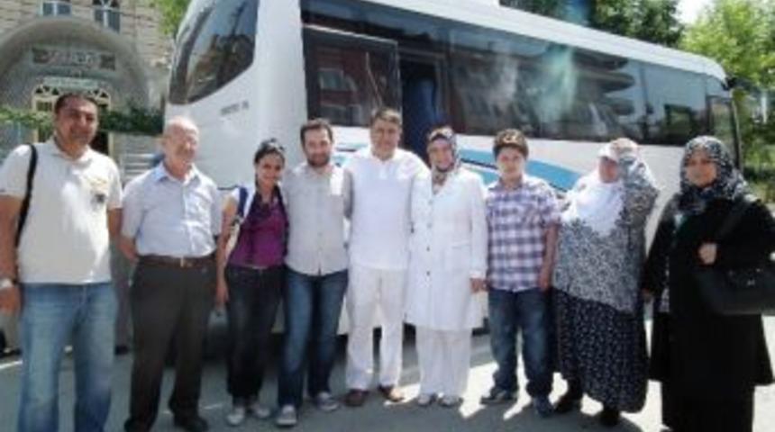Umre Yolcuları Dualarla Uğurlandı