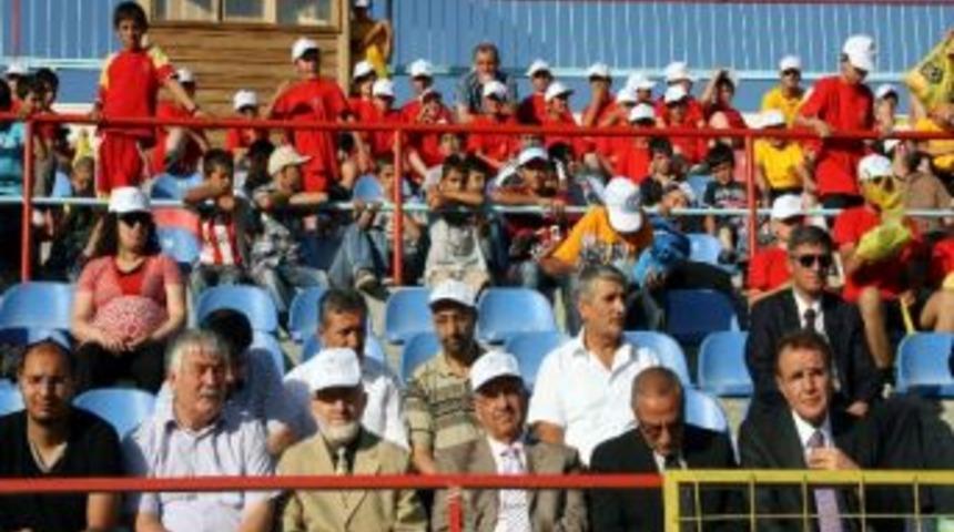 Kur&rsquo;an Kursları Arasında Futbol Turnuvası D&uuml;zenlendi