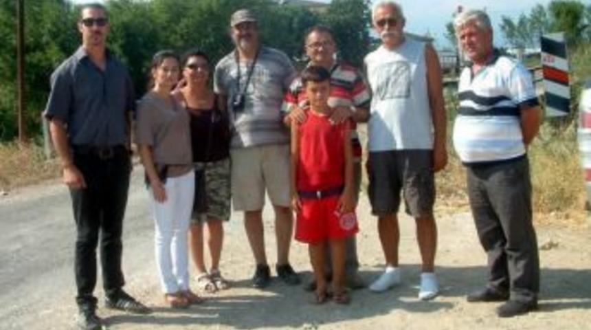 Burhaniye&rsquo;de Sahillere Akan Derelerin Kirliliği Tepkiye Neden Oldu