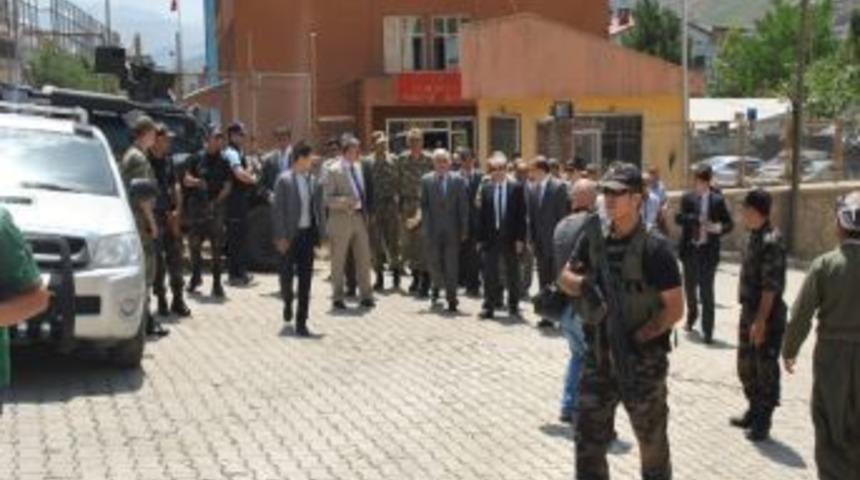 Hakkari Valisi Orhan Alimoğlu Şemdinli&rsquo;de