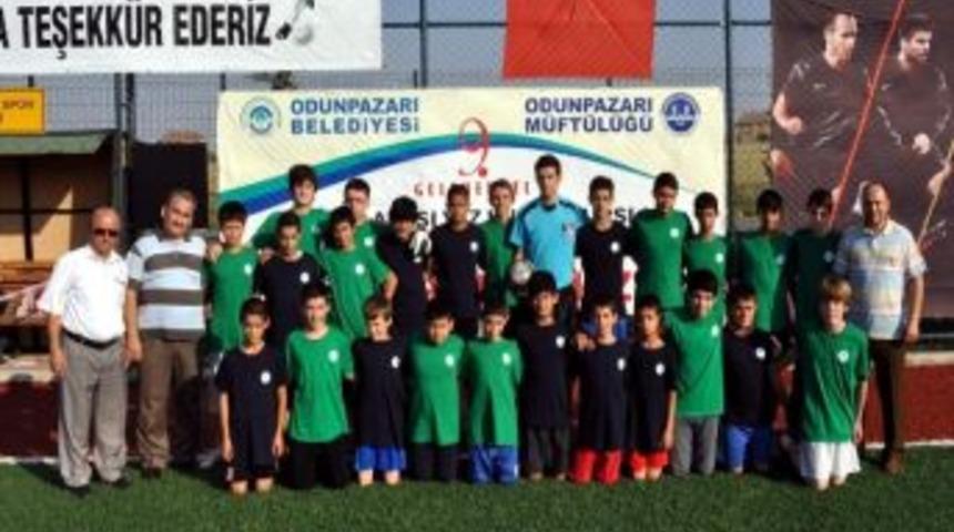 9. Camiler Arası Yaz Kuran Kursları Futbol Turnuvası Tamamlandı