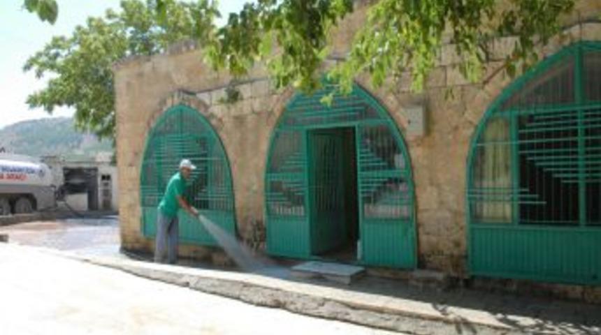 Cami Ve Ziyaretg&acirc;hlarda Ramazan Temizliği