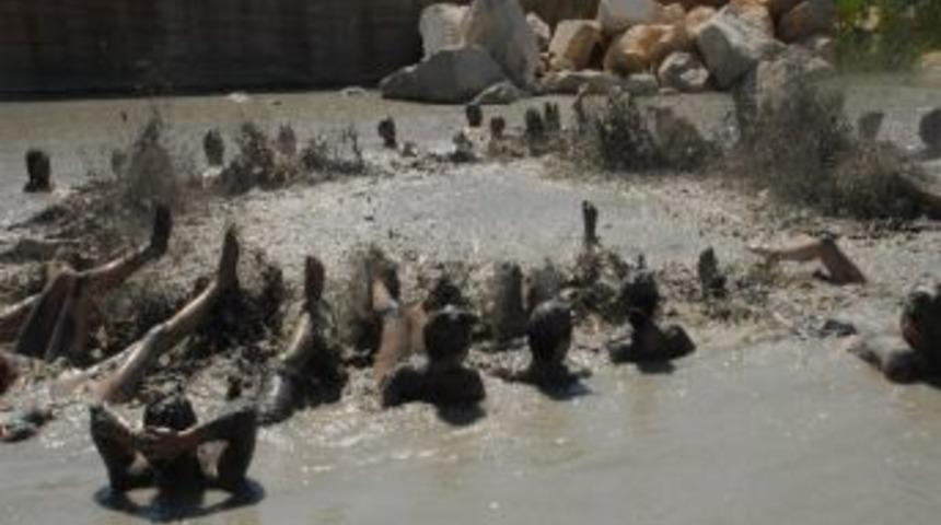 Saklıkent Kanyonu&rsquo;nda &Ccedil;amur Savaşları