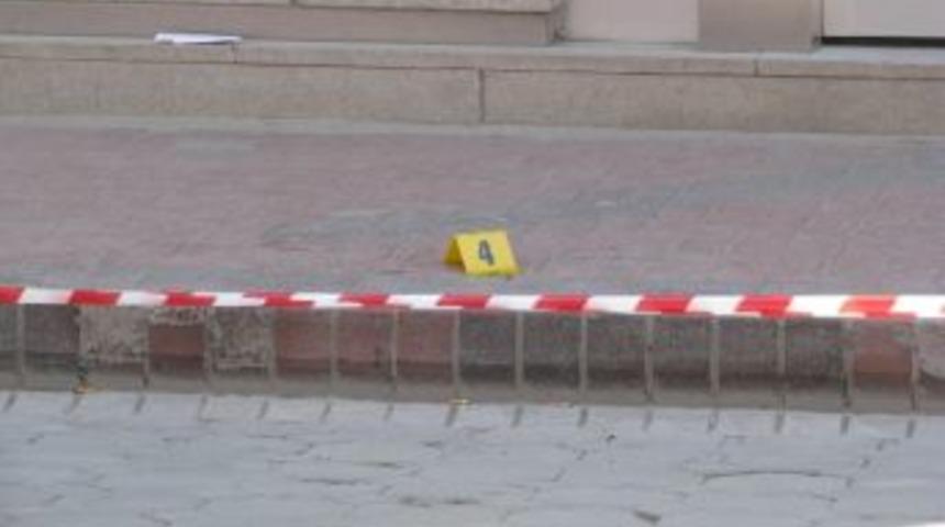 Sorgun&rsquo;da Tinerciler Kendilerini İkaz Eden Kişiye Kurşun Yağdırdı