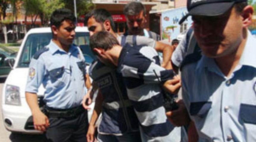 Para vermeyen babasını &ouml;ld&uuml;rd&uuml;