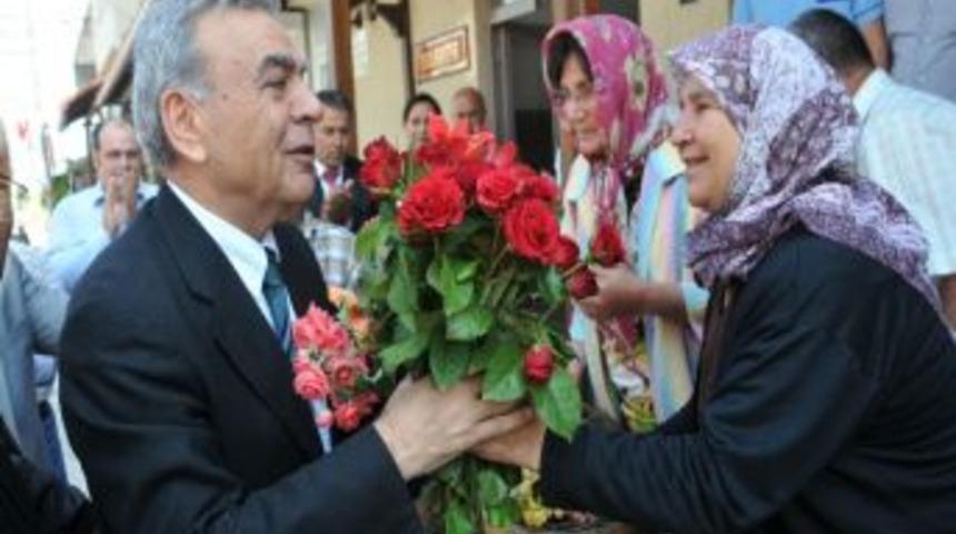 İzmir B&uuml;y&uuml;kşehir Belediye (ibb) Başkanı Aziz Kocaoğlu'ndan Ramazan Mesajı