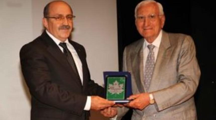 Başkan Karaosmanoğlu&rsquo;na &ccedil;evre plaketi verildi