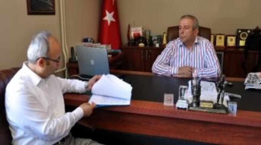 Coşkun, Candan&rsquo;a Dosya Sundu