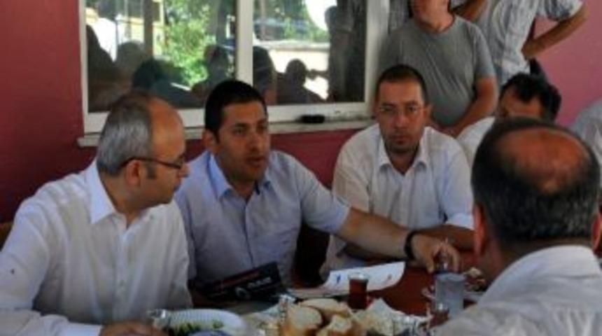 Ak Parti Dolmuş&ccedil;u Esnafı İle Kahvaltıda Buluştu
