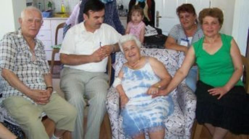 Kursiyerler Hayırsever &Ccedil;ifti Ziyaret Etti