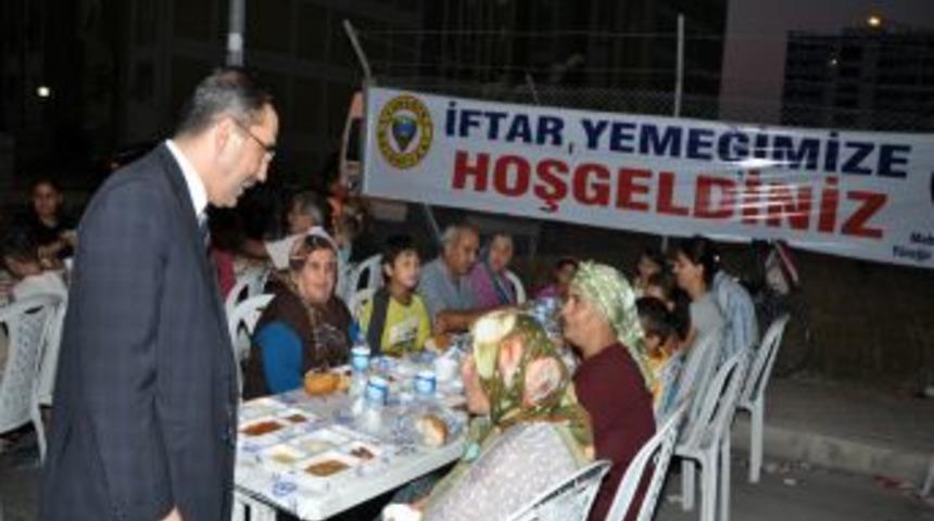 Y&uuml;reğir Belediyesi Her G&uuml;n Bin 600 Kişiye Evlerinde Iftar Verecek