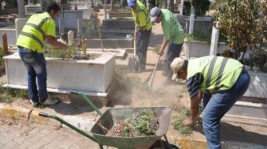 Nazilli&rsquo;de Mezarlıklar Ramazan&rsquo;a Hazır