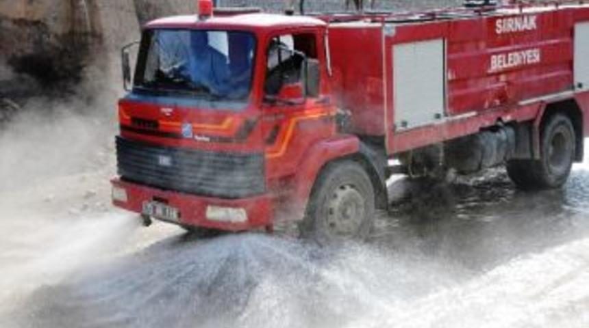 Şırnak Belediyesi Yıkama &Ccedil;alışmalarını Hızlandırdı