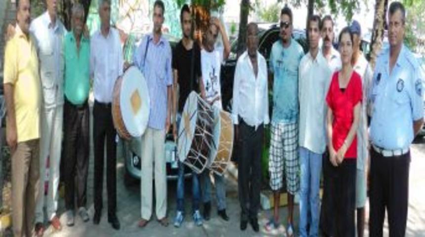 Fethiye'de Davulcular 1 Saat 15 Dakika &Ccedil;alabilecek