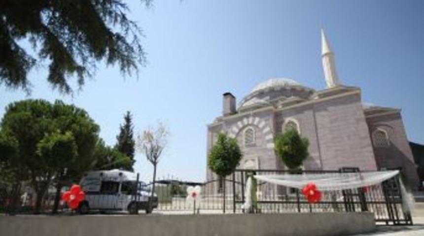 Karşıyaka'da 600 Kişilik Yunus Emre Camisi Ibadete A&ccedil;ıldı