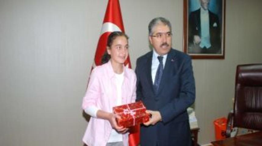 Sbs Birincisi &Ouml;d&uuml;llendirildi