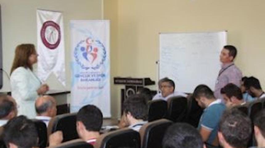 &Ouml;ğrenciler lider gen&ccedil;lik kampında