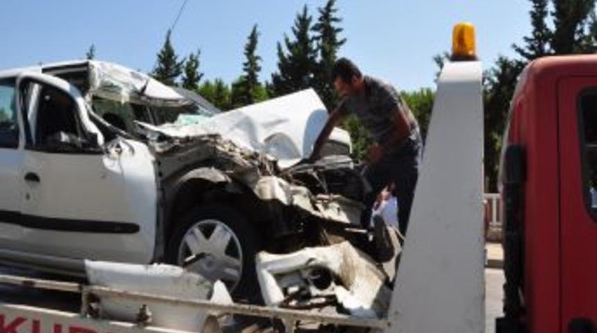 Alanya'da Trafik Kazası: 2 Yaralı