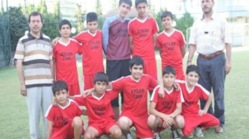 Muratpaşa M&uuml;ft&uuml;l&uuml;ğ&uuml;, Kuran Kursu &Ouml;ğrencilerine Futbol Turnuvası D&uuml;zenledi