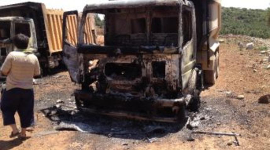 Ter&ouml;ristler, İş Makinelerini Yaktı