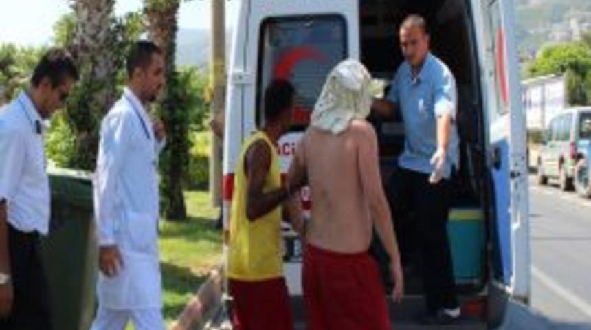 Boğulma Tehlikesi Ge&ccedil;iren Alman Turisti Plaj G&ouml;revlileri Kurtardı