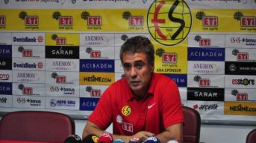 Ersun Yanal: Gruplara Kalmak Istiyoruz