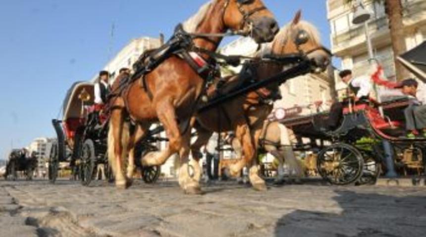 Kordon'da Fayton Keyfi Başladı