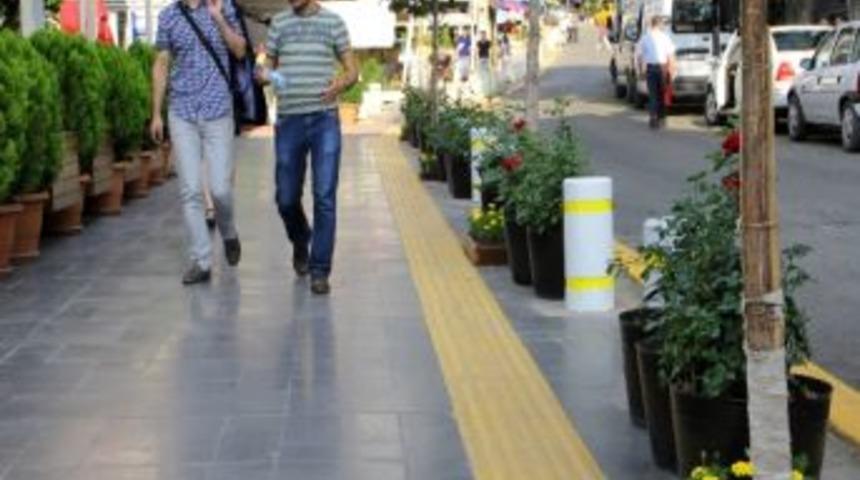 Esnaftan Tanık'a Teşekk&uuml;r