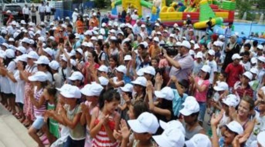 Başiskele'de Y&uuml;zme Havuzları A&ccedil;ıldı