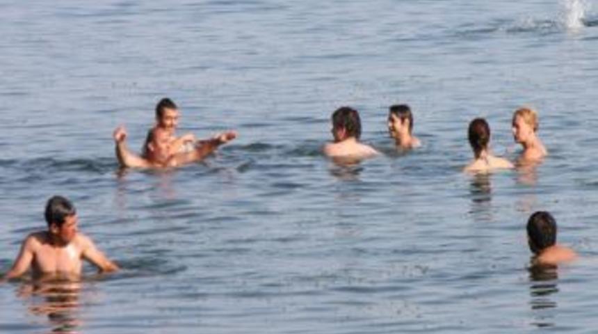 Van G&ouml;l&uuml;&rsquo;ne Girmek Orucu Bozmaz