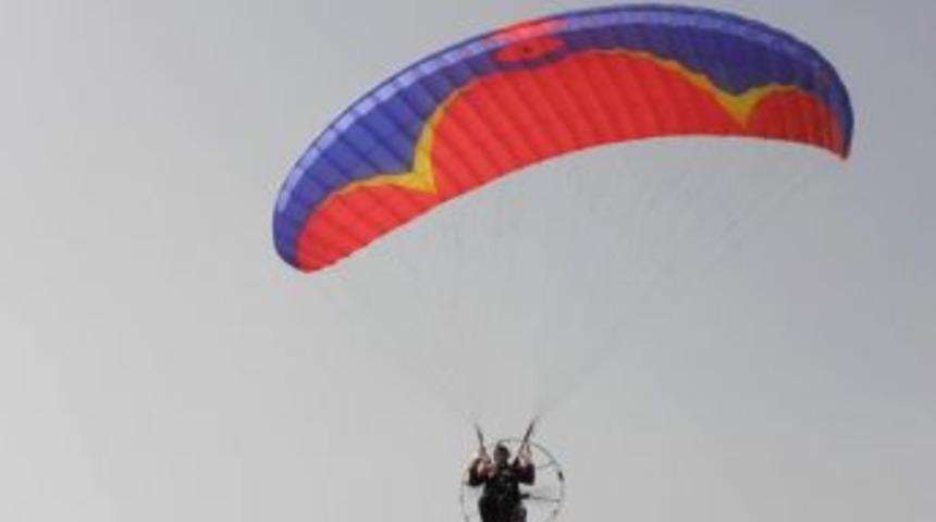 Kayıp Paraş&uuml;t&ccedil;&uuml;y&uuml; Arama &Ccedil;alışmaları S&uuml;r&uuml;yor