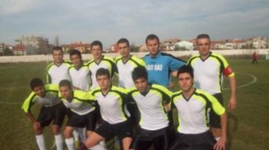 Askerden D&ouml;nen Futbolcu Kazada Yaşamını Yitirdi