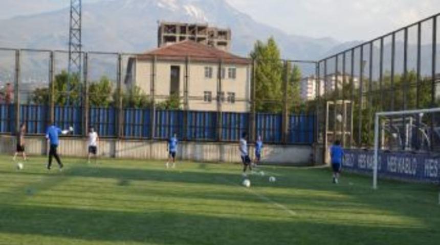 Kayseri Erciyesspor Transferi D&uuml;ş&uuml;nm&uuml;yor