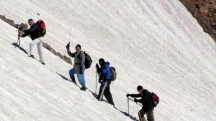 Kıbrıs Şehitleri İ&ccedil;in Tırmandılar