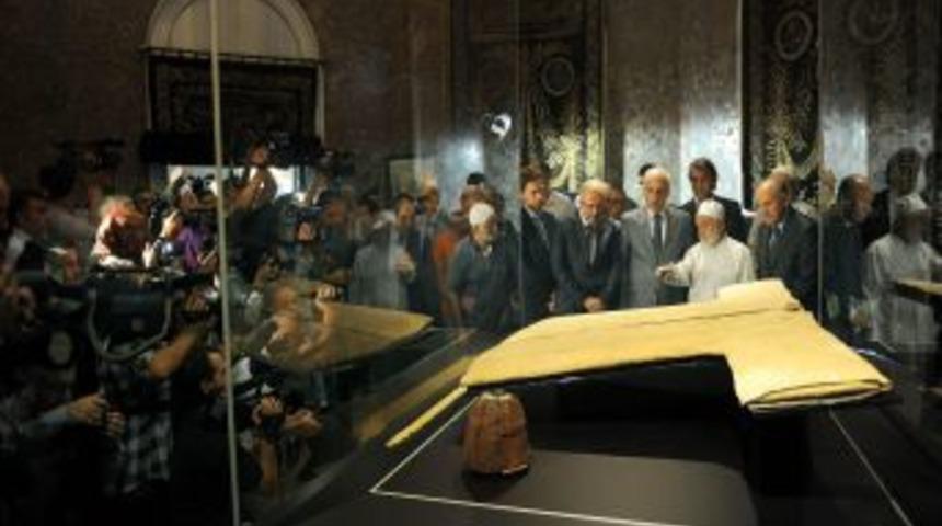 Hırka-i Şerif Ziyarete A&ccedil;ıldı