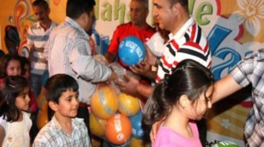 Aksaray Belediyesi 5 Bin &Ccedil;ocuğa 5 Bin Top Dağıttı