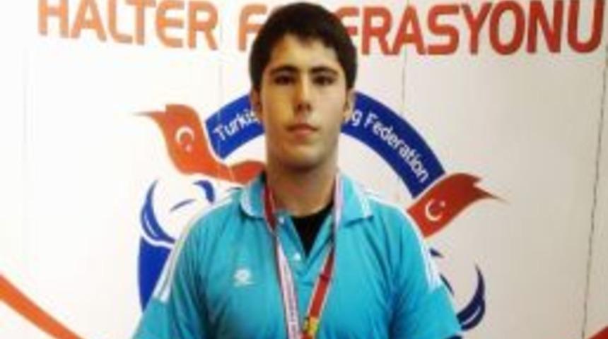 Mustafa &Ouml;zkan Halter&rsquo;de Denizli&rsquo;ye Madalya Getirdi