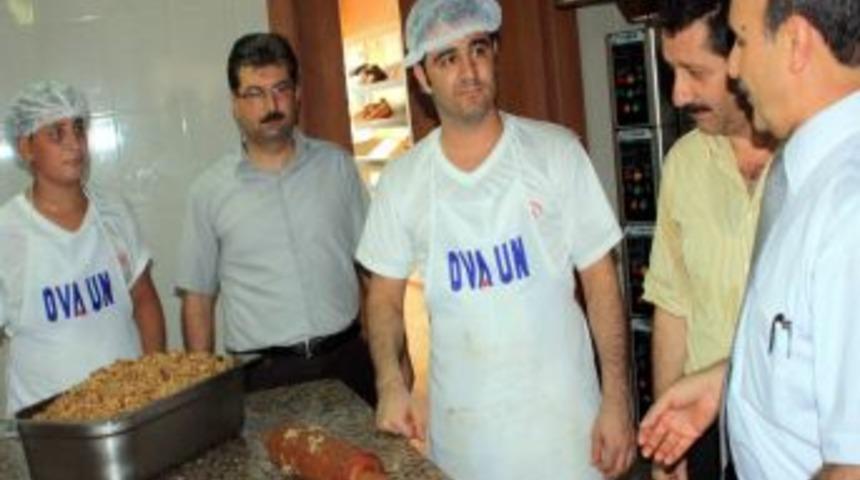 Gıda Denetimine &Ccedil;ıkan Tarım M&uuml;d&uuml;r&uuml; Hijyen Şartlarına Uymayanları Fır&ccedil;aladı