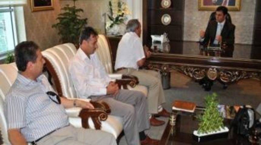 Eğitim-bir-sen&rsquo;den &Ouml;mer Dengiz&rsquo;e Hayırlı Olsun Ziyareti