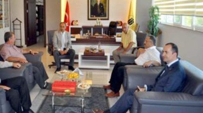 Malatyalı Işadamlarından Rekt&ouml;r &Ccedil;elik'e Hayırlı Olsun Ziyareti