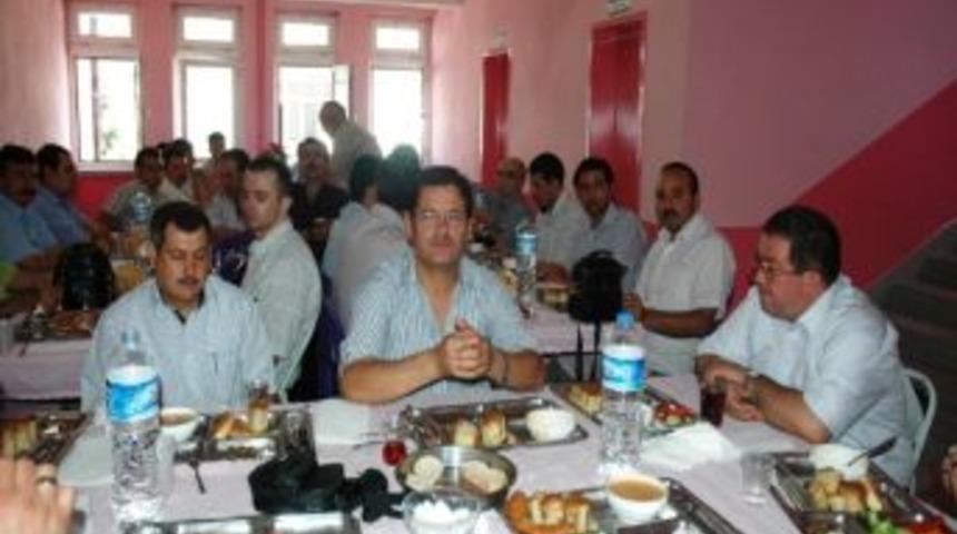 Halk Eğitim M&uuml;d&uuml;r&uuml; S&ouml;ğ&uuml;t'e Veda Yemeği