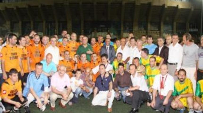 Vali Kızılcık, Veteranlar Ligi Final Müsabakasını İzledi