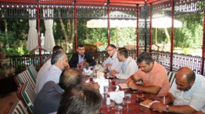 Muhtarlarla toplantı yaptı