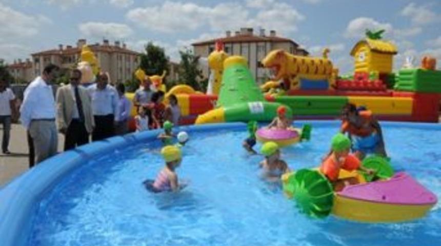 &ldquo;Havuzlar Mahalleye, Haydi &Ccedil;ocuklar Y&uuml;zmeye&rdquo;